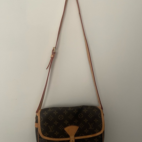 Louis Vuitton Handbags - Louis Vuitton Brown Interior Detail